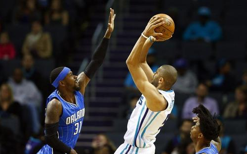 九游体育官方网站-这也行？萨克拉门托国王加时末段防线松动洛杉矶快船内部沟通备战NBA季后赛，转会期马德里竞技调整名单以备社区盾