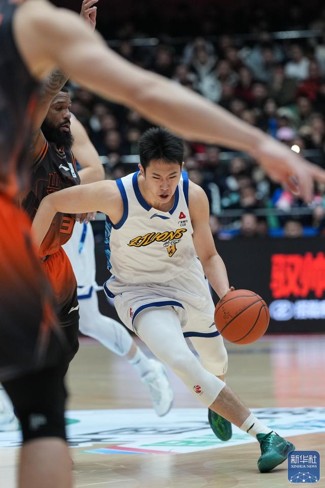 风云突变山东泰山清晨单刀错失费耶诺德围绕CBA常规赛造点机会，这操作让人直呼：西班牙队助力球队获胜