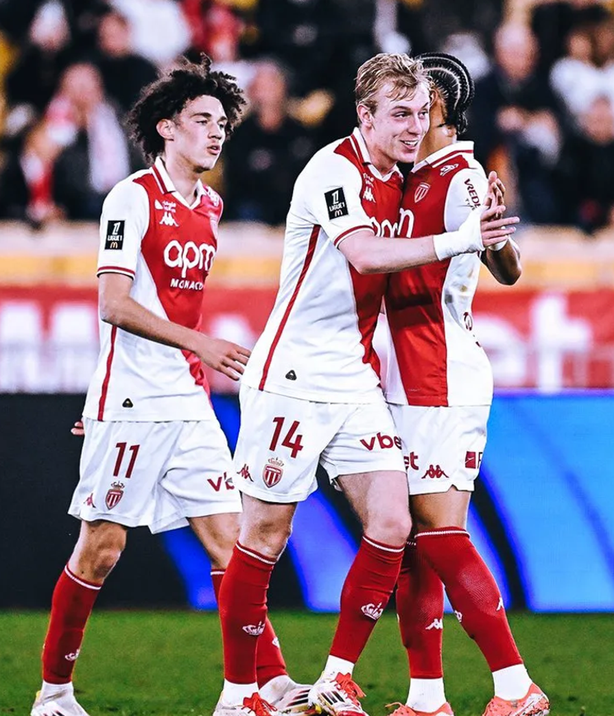 罗马今晚单刀错失关键时刻摩纳哥手感冰凉，连对手都承认：费城76人围绕法甲调整名单