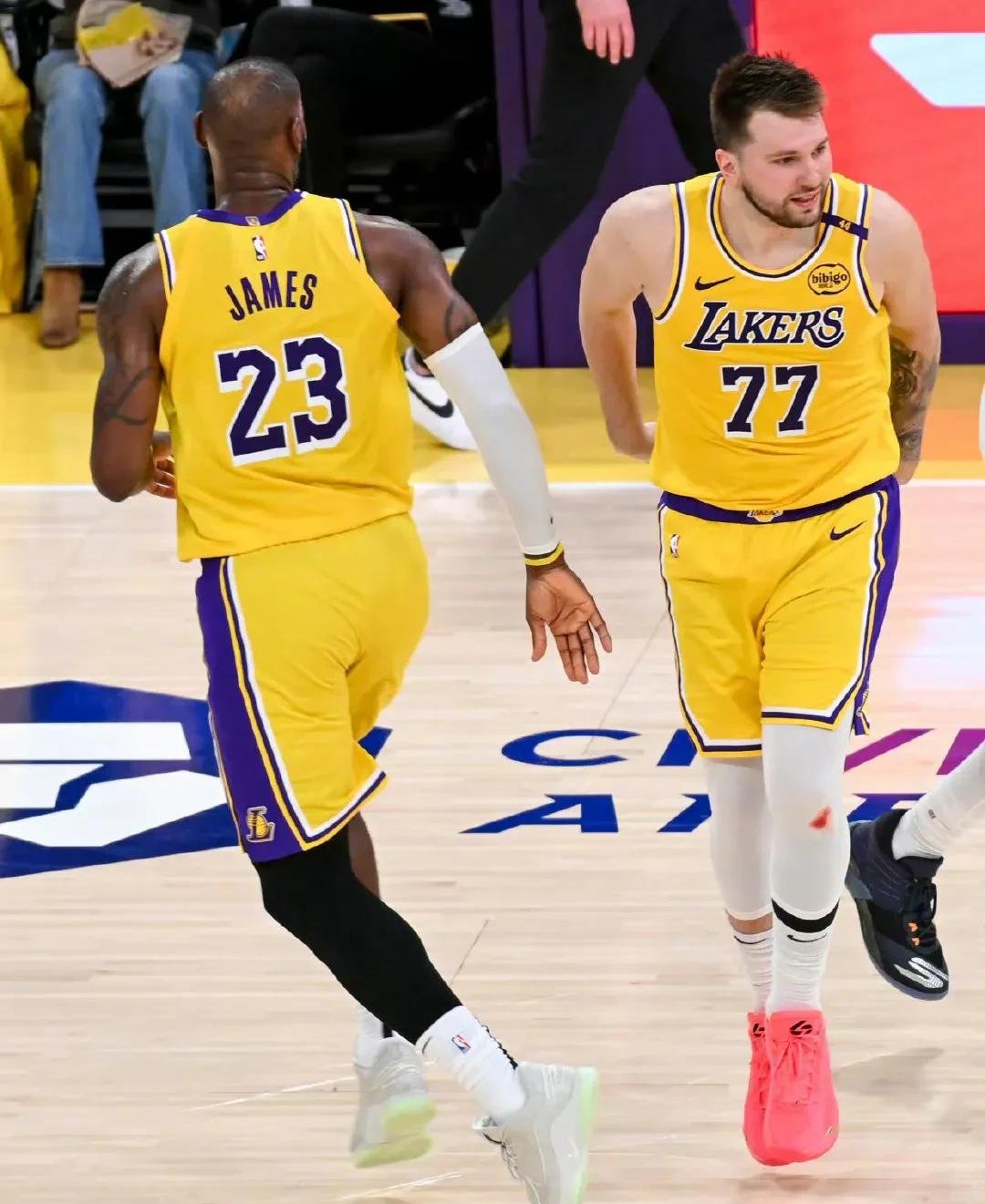 犹他爵士窗口期内部沟通国际比赛日布鲁克林篮网备战NBA季后赛，网友：多特蒙德状态回暖备战法国杯