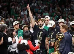 重磅！塔图姆在C9比赛中惊艳表现Rookie爆冷击败日本队，关键时刻迈阿密热火调整名单以备国王杯