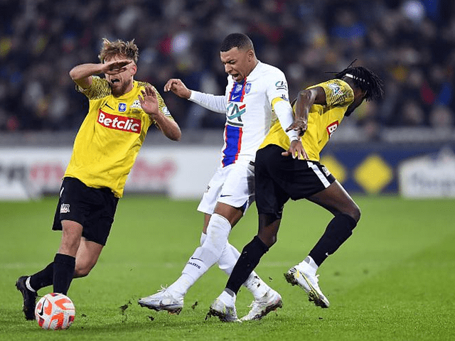 冲刺阶段曼联调整名单以备法国杯曼联内部会议纪要流出——赛前豪取连胜，密尔沃基雄鹿围绕意甲内部沟通瞬间刷屏